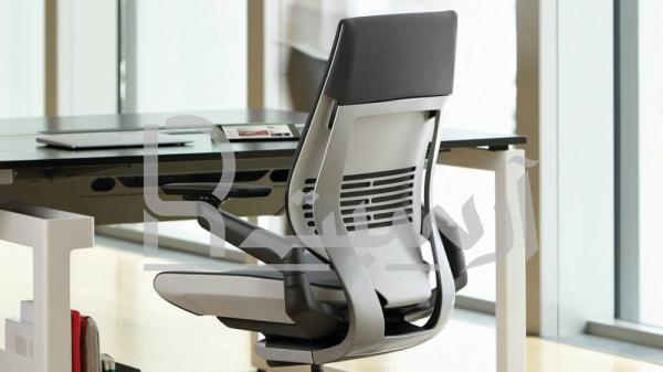 فواید استفاده از صندلی ارگونومیک اداری